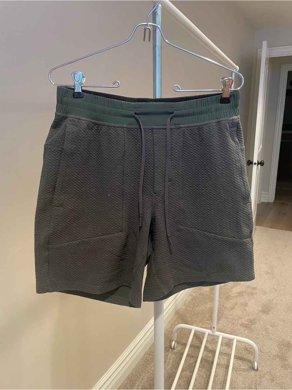 lululemon Men's Dark Green Quilted Drawstring Shorts